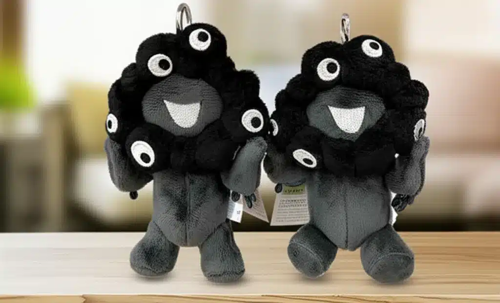 ⑤会場限定で大人気の黒色ぬいぐるみ『ミャクミャク ぬいぐるみ 色違い カラーバリエーション』